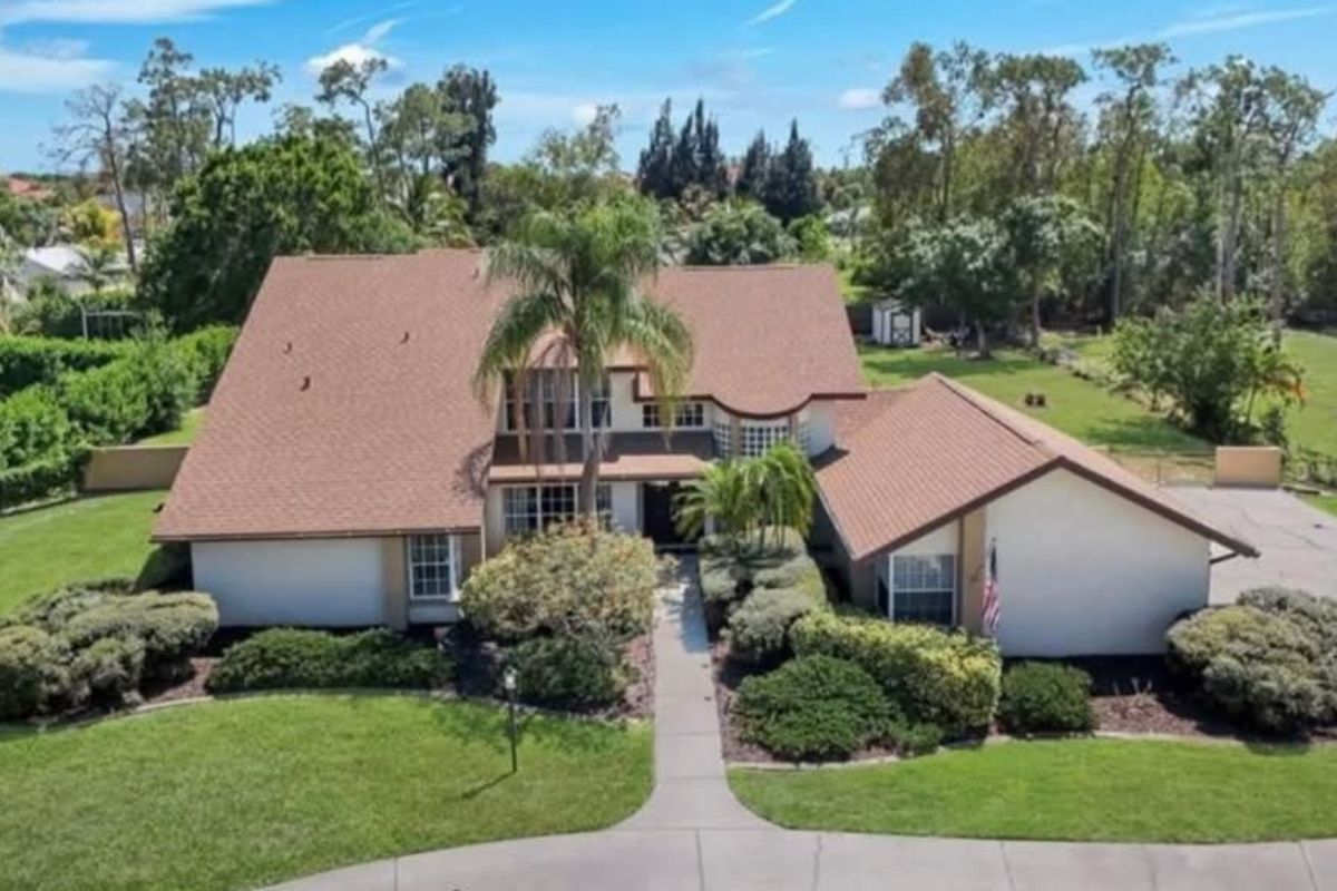 545 Boulder Dr, Sanibel, FL 33957